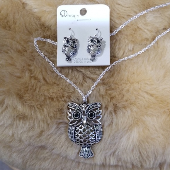 OWL NECKLACE - Picture 2 of 5